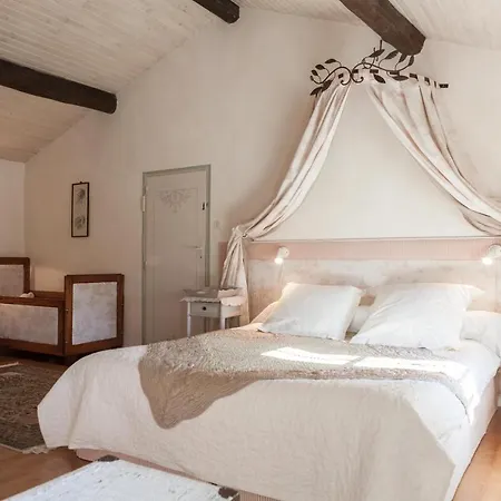 Prázdninový dům Le Du Refuge Du Peintre Proche De St Emilion