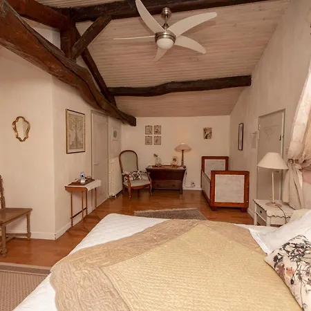 Prázdninový dům Le Du Refuge Du Peintre Proche De St Emilion *