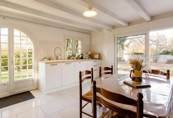 Casa de Férias Le Du Refuge Du Peintre Proche De St Emilion Sainte-Terre